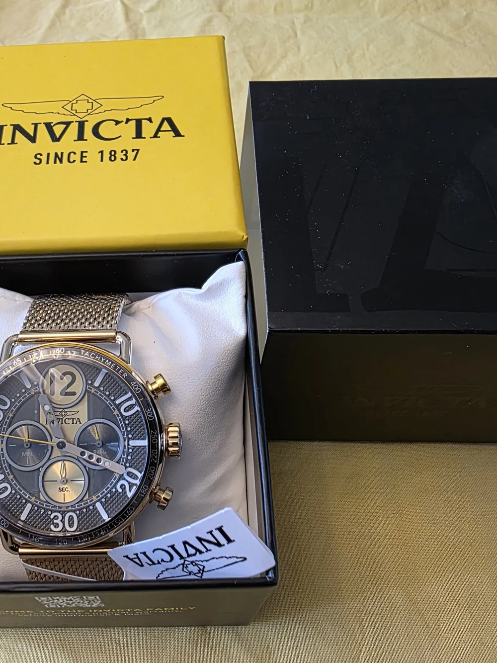 Invicta Speedway Vertexia Men’s Gold and Black Mesh Chronograph Watch 44mm 69471